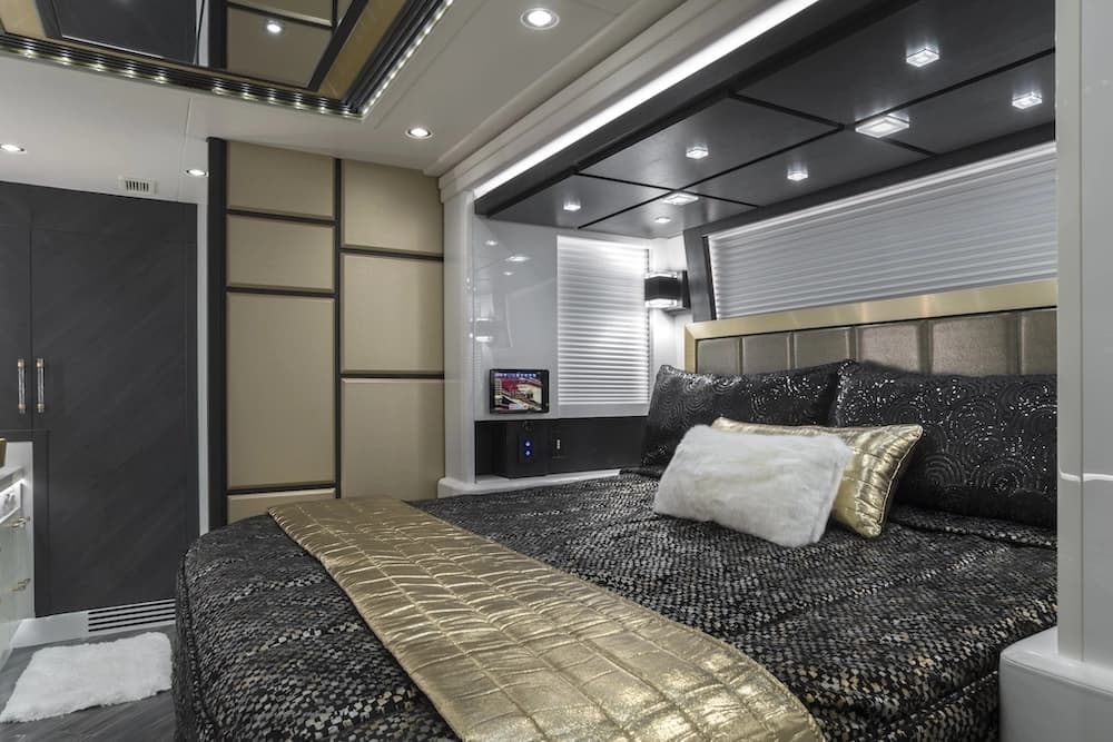 2020 Prevost Liberty H3-45 Motorhome - Image 27