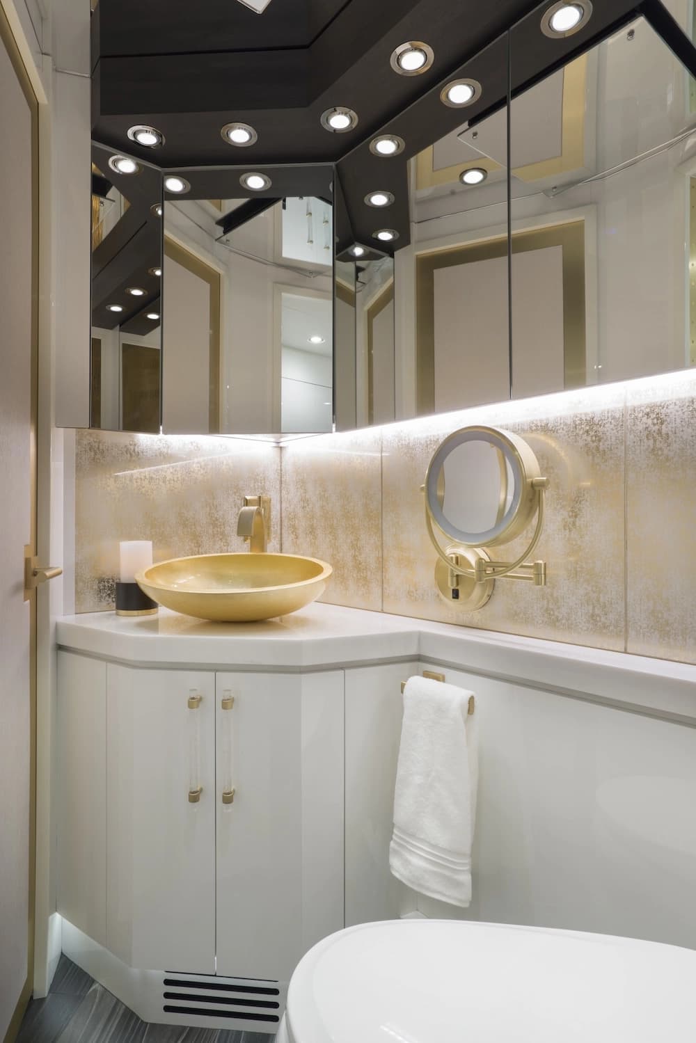 2020 Prevost Liberty H3-45 Motorhome - Image 28
