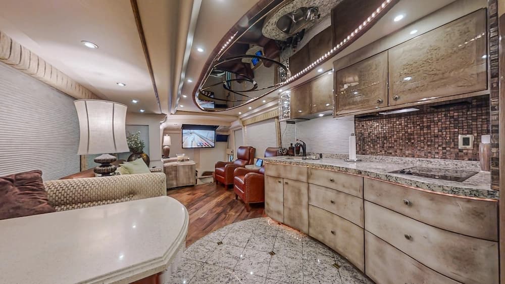 2005 Prevost Millennium H3-45 Motorhome - Image 12