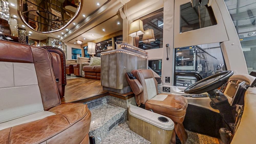 2005 Prevost Millennium H3-45 Motorhome - Image 3