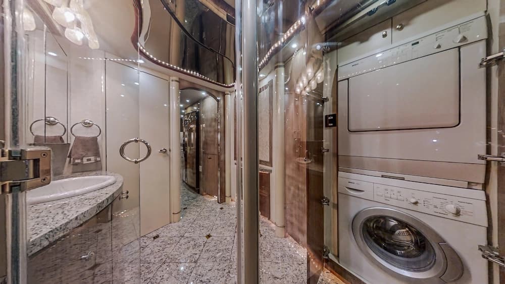 2005 Prevost Millennium H3-45 Motorhome - Image 24