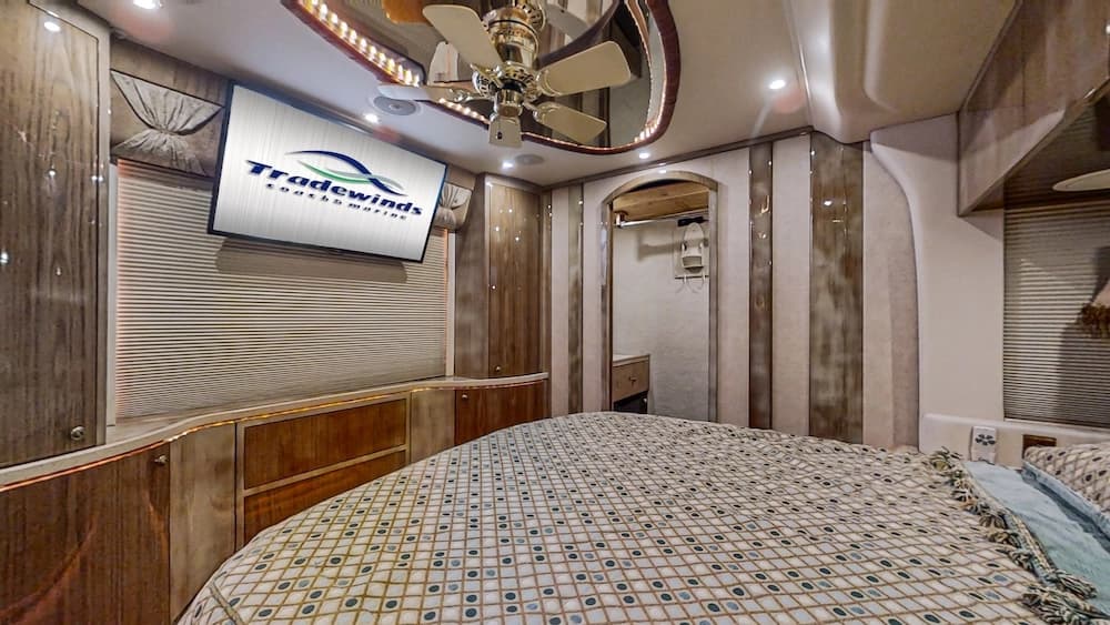 2005 Prevost Millennium H3-45 Motorhome - Image 30