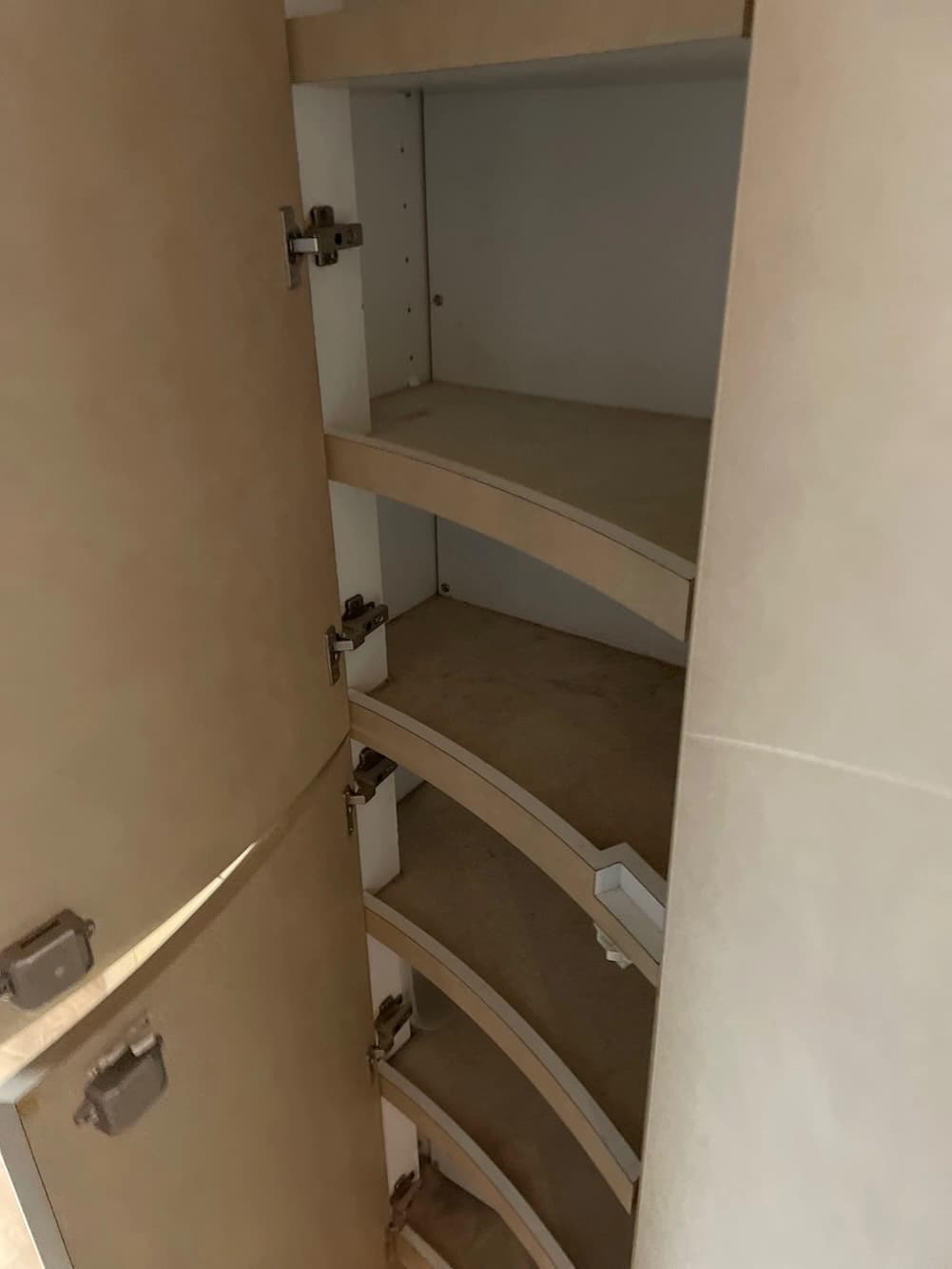 2002 Prevost Featherlite H3-45 Motorhome - Image 25