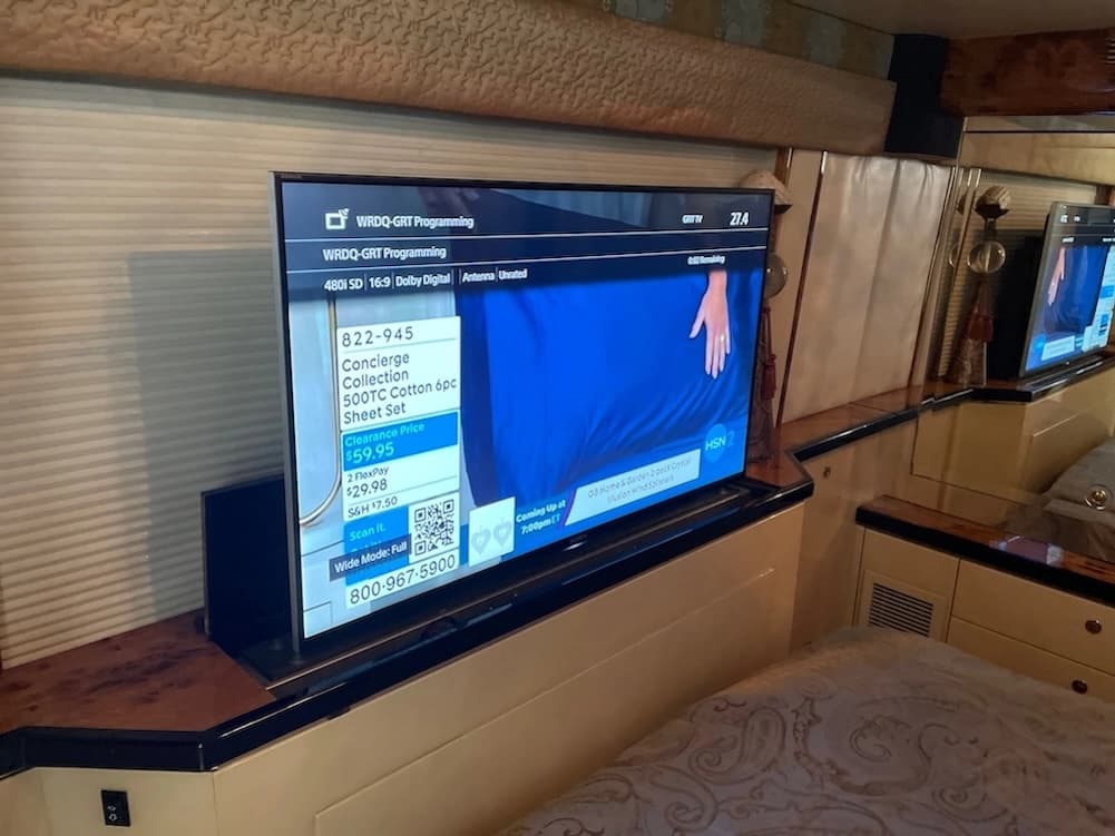 2002 Prevost Featherlite H3-45 Motorhome - Image 37