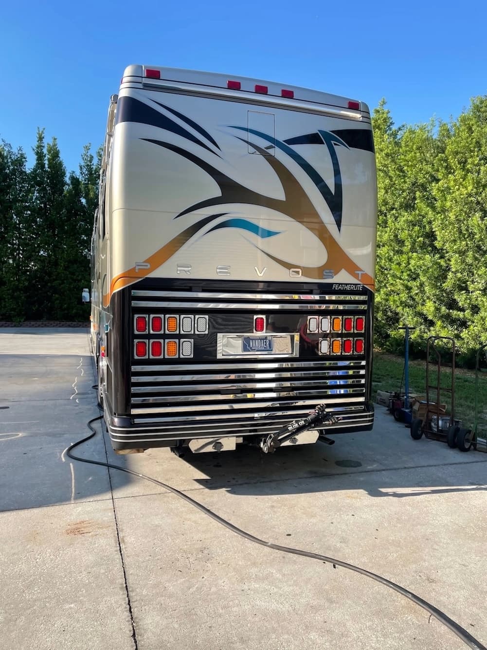 2002 Prevost Featherlite H3-45 Motorhome - Image 5