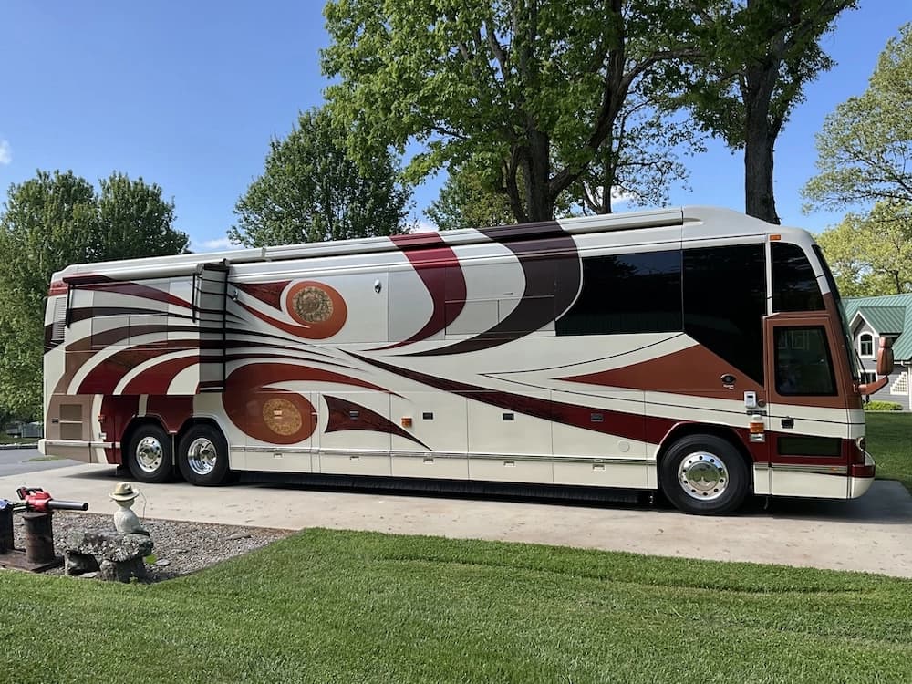 2007 Prevost Featherlite H3-45 Motorhome - Image 15