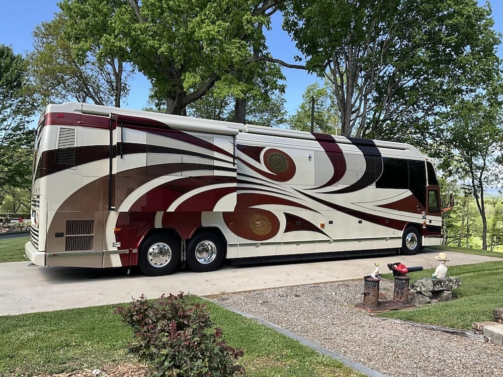 2007 Prevost Featherlite H3-45 Motorhome - Image 16