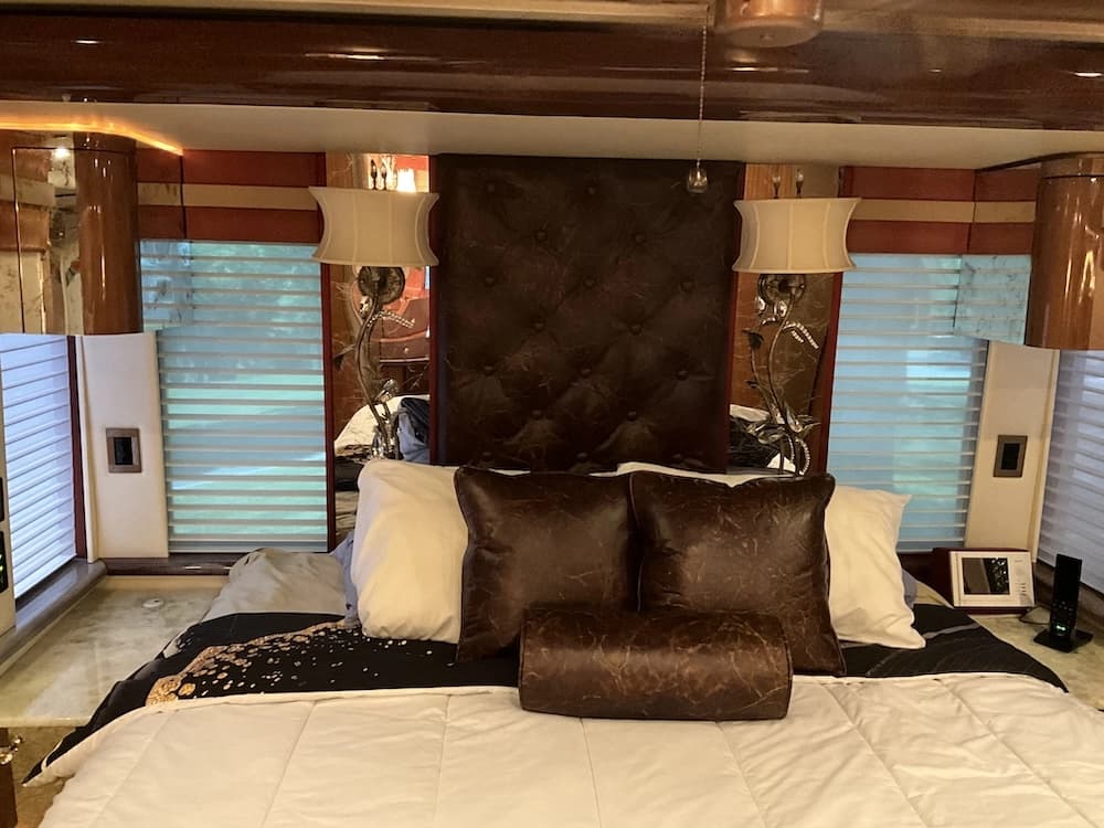 2007 Prevost Featherlite H3-45 Motorhome - Image 33
