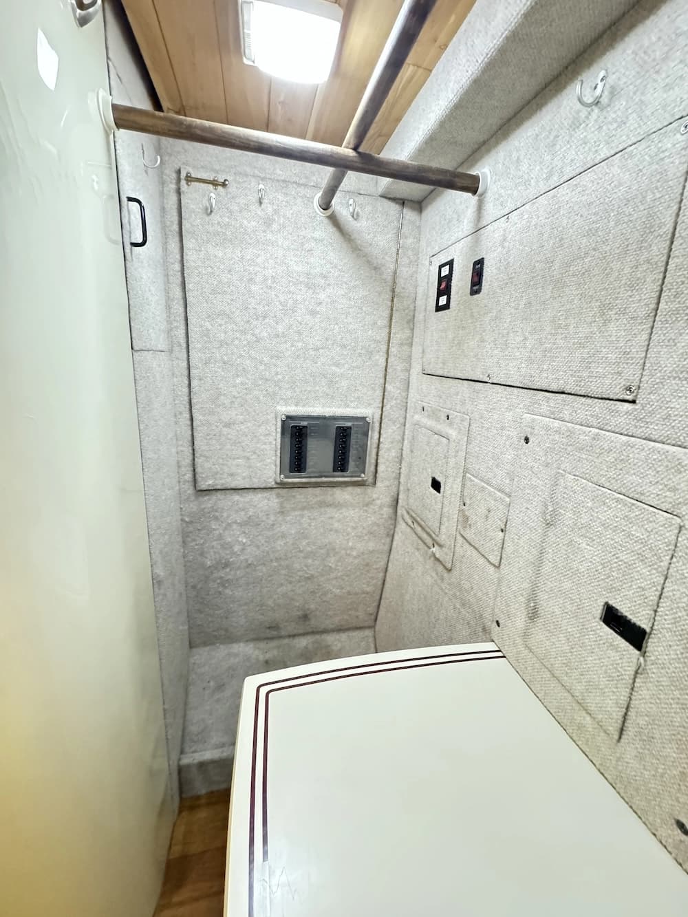 2001 Prevost Angola H3-45 Motorhome - Image 15