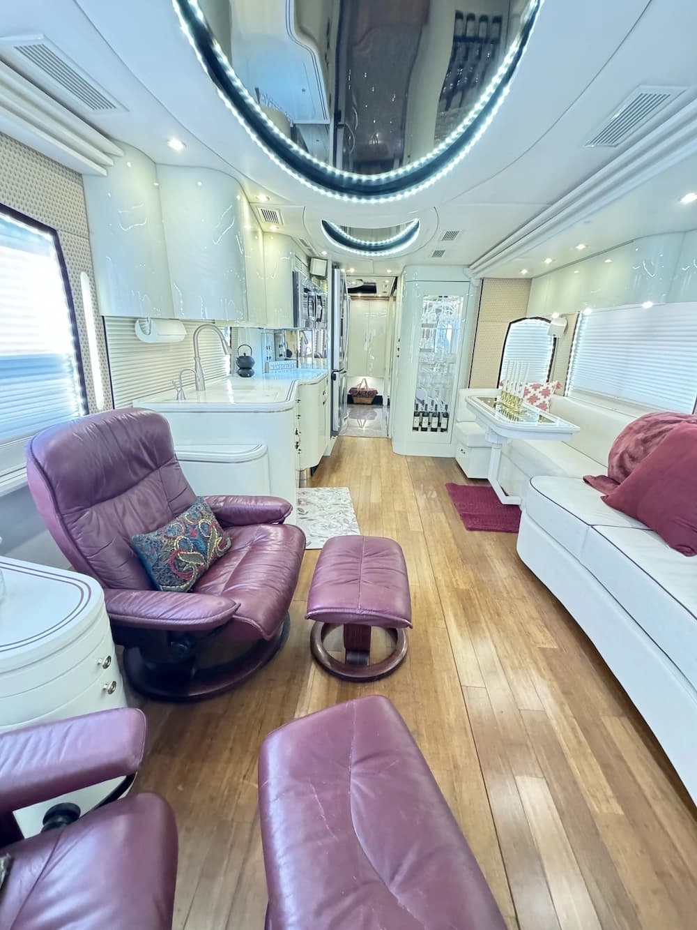 2001 Prevost Angola H3-45 Motorhome - Image 23
