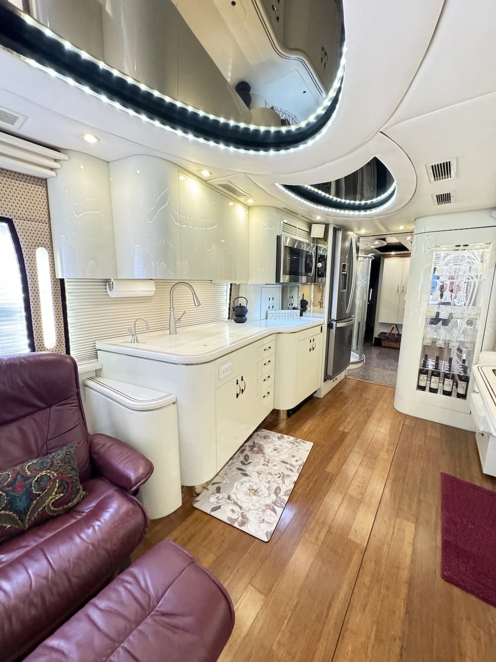 2001 Prevost Angola H3-45 Motorhome - Image 33