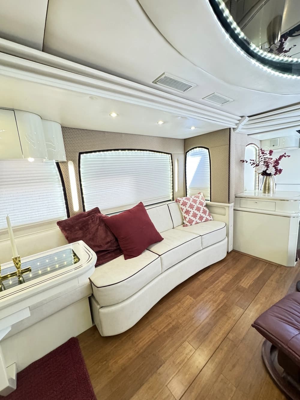 2001 Prevost Angola H3-45 Motorhome - Image 35
