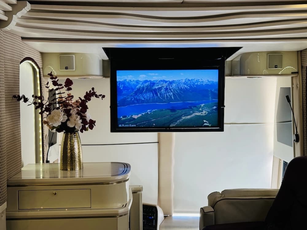 2001 Prevost Angola H3-45 Motorhome - Image 36