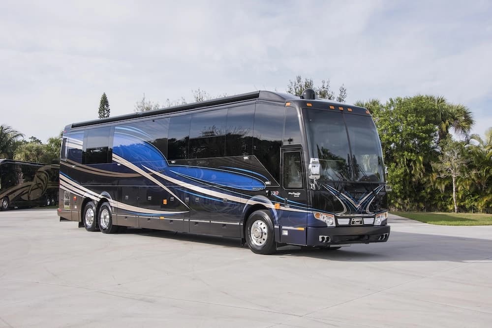 2018 Prevost Liberty Elegant Lady H3-45 Motorhome - Image 1