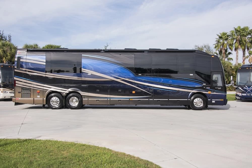 2018 Prevost Liberty Elegant Lady H3-45 Motorhome - Image 2