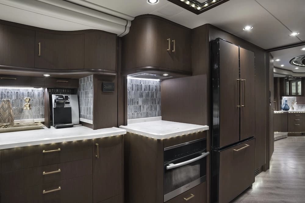 2018 Prevost Liberty Elegant Lady H3-45 Motorhome - Image 11