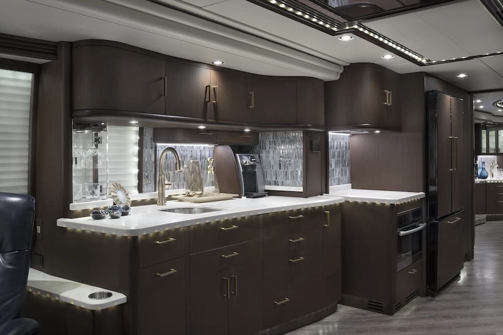 2018 Prevost Liberty Elegant Lady H3-45 Motorhome - Image 12