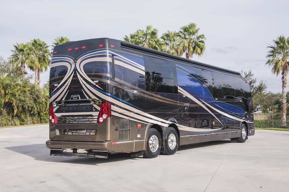 2018 Prevost Liberty Elegant Lady H3-45 Motorhome - Image 3