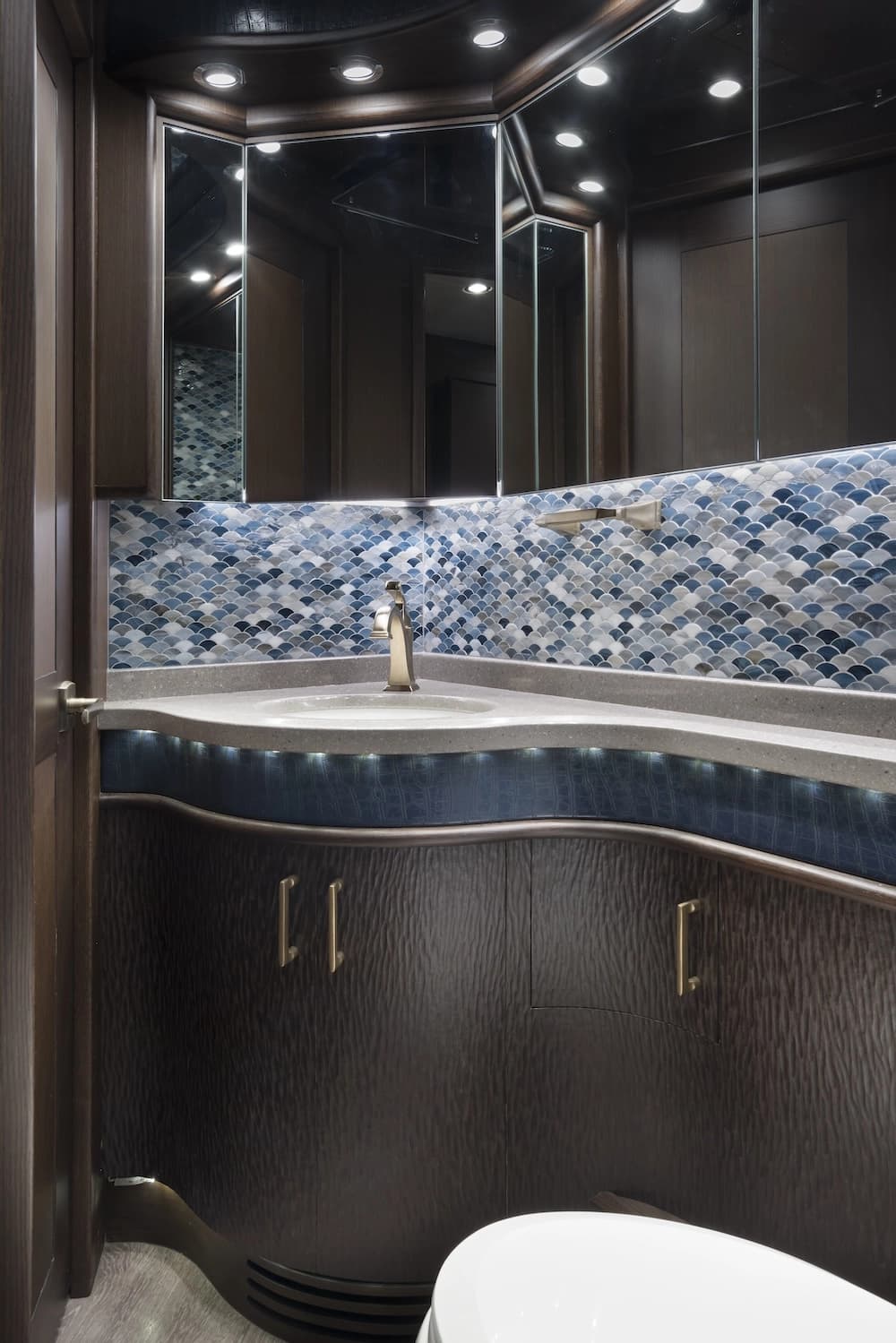 2018 Prevost Liberty Elegant Lady H3-45 Motorhome - Image 22