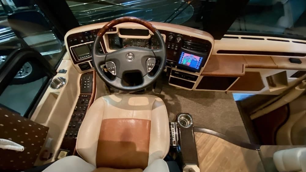 2012 Prevost Liberty Elegant Lady H3-45 Motorhome - Image 12