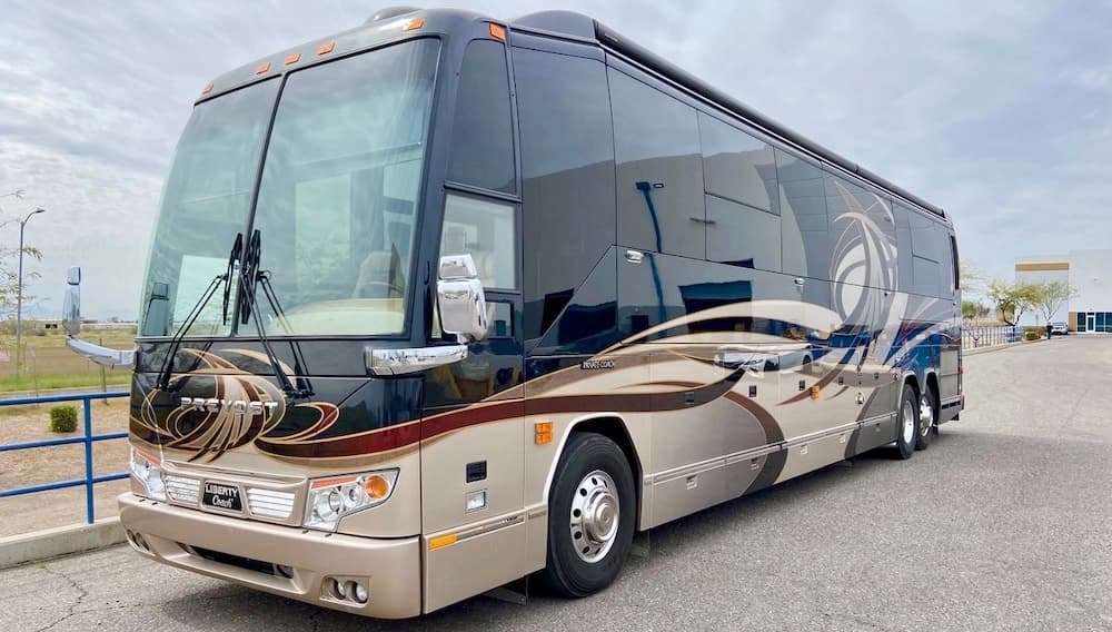 2012 Prevost Liberty Elegant Lady H3-45 Motorhome - Image 2