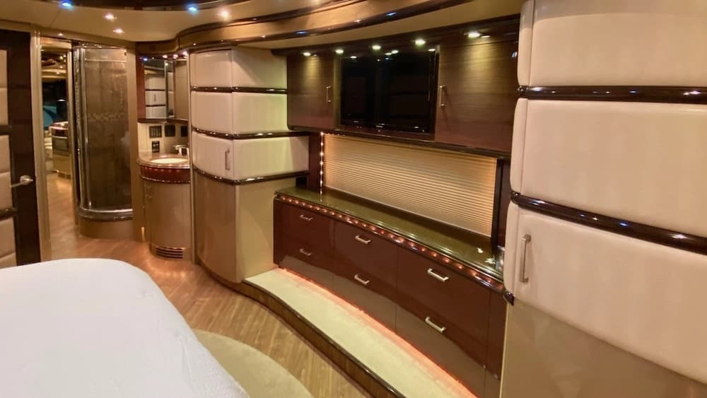 2012 Prevost Liberty Elegant Lady H3-45 Motorhome - Image 9