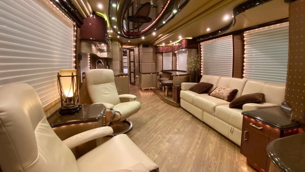 2012 Prevost Liberty Elegant Lady H3-45 Motorhome - Image 11