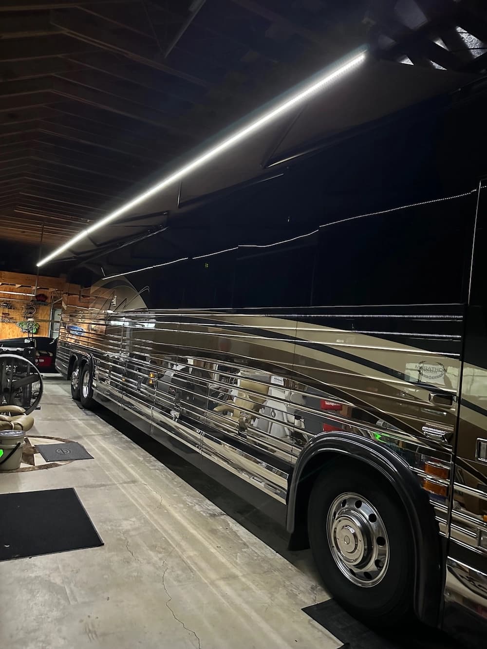 2008 Prevost Marathon XLII Motorhome - Image 7