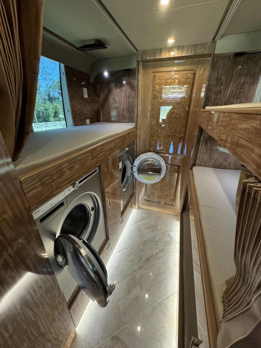 2018 Prevost Florida Coach X3 Motorhome - Image 11