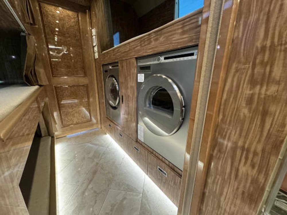 2018 Prevost Florida Coach X3 Motorhome - Image 13