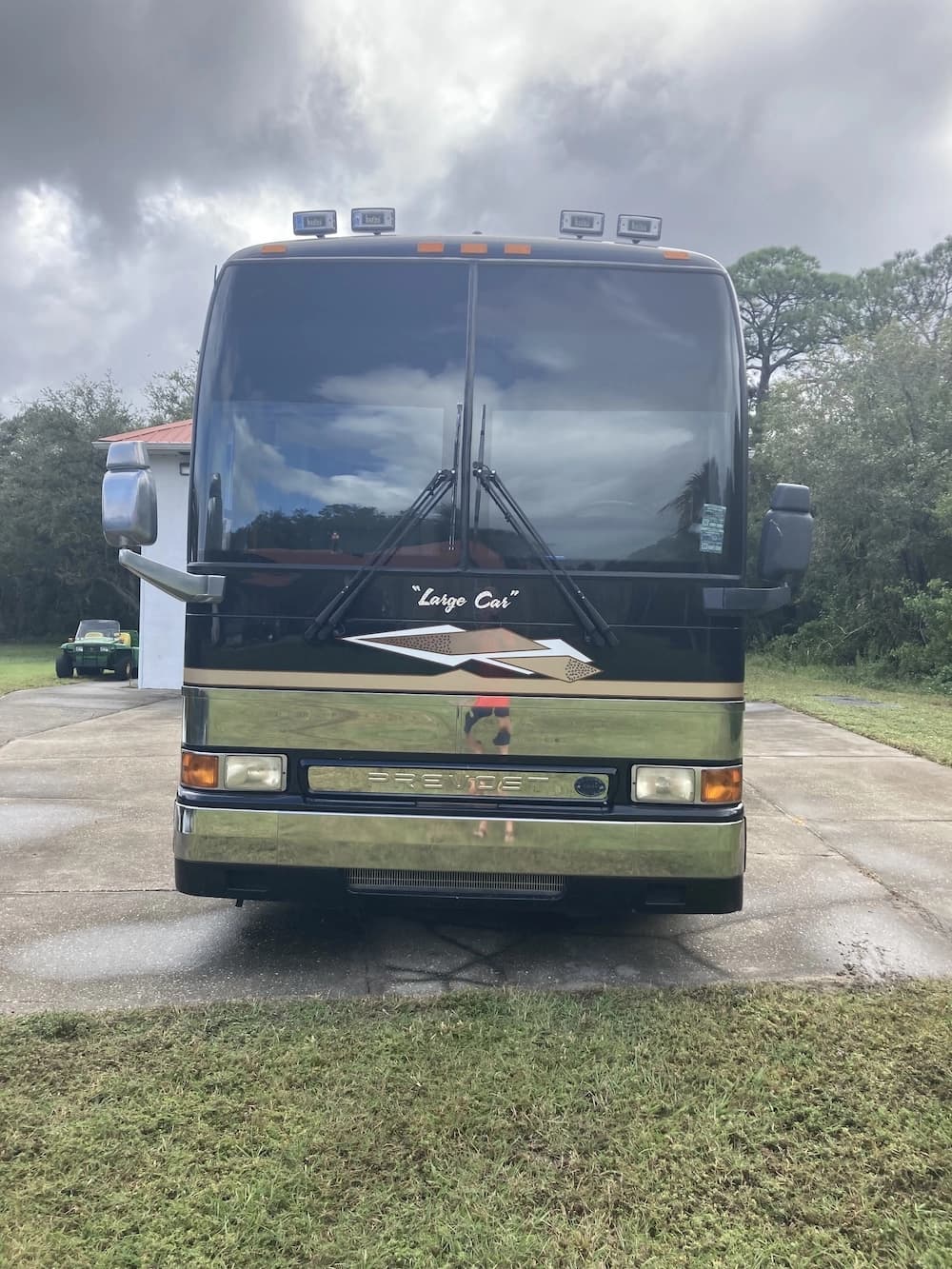 2004 Prevost XLII Motorhome - Image 5