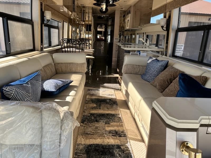 2000 Prevost Angola H3-45 Motorhome - Image 8