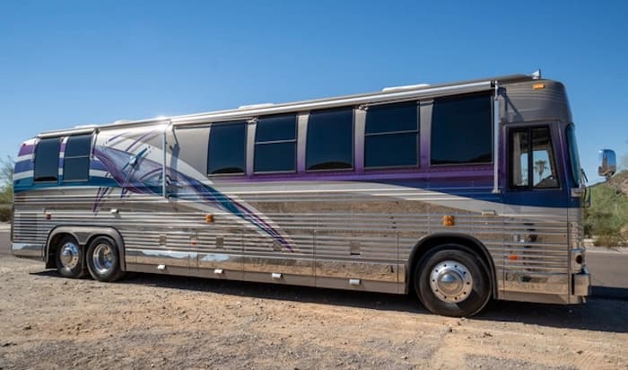 1996 Prevost Country Coach XL 40 Motorhome - Image 2