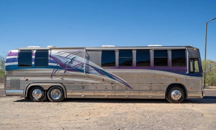 1996 Prevost Country Coach XL 40 Motorhome - Image 3