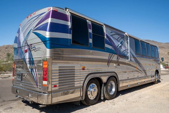 1996 Prevost Country Coach XL 40 Motorhome - Image 5