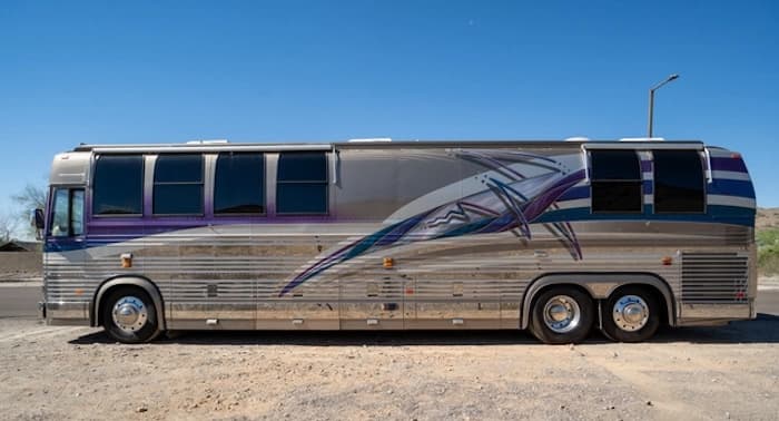 1996 Prevost Country Coach XL 40 Motorhome - Image 8