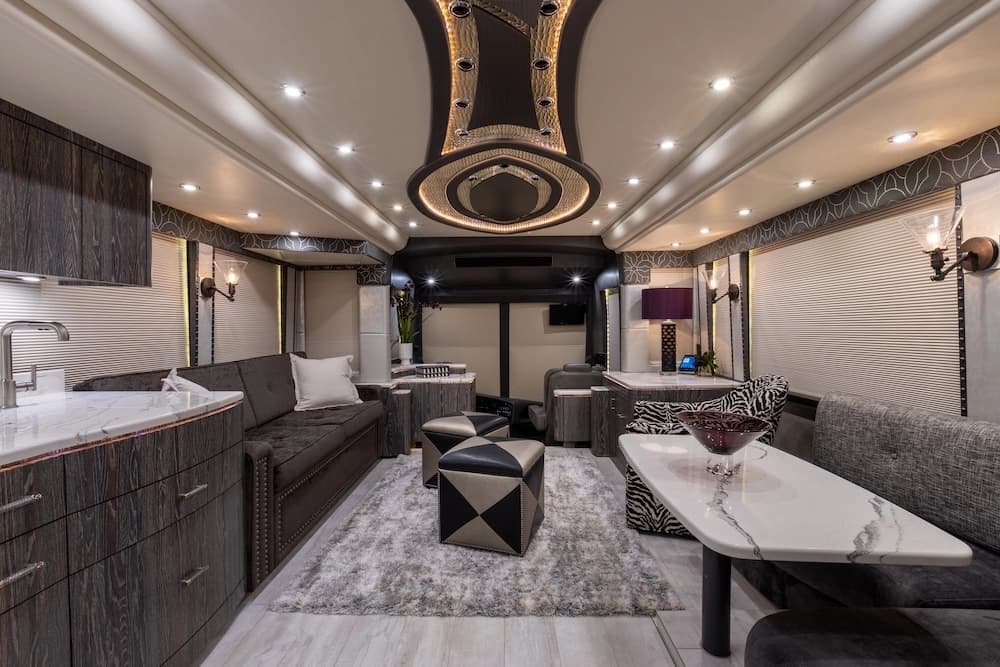 2017 Prevost Millennium H3-45 Motorhome - Image 7