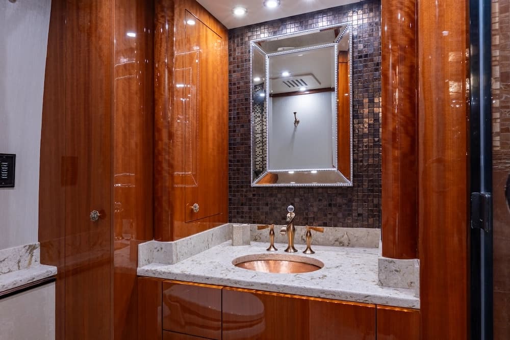 2017 Prevost Millennium H3-45 Motorhome - Image 13