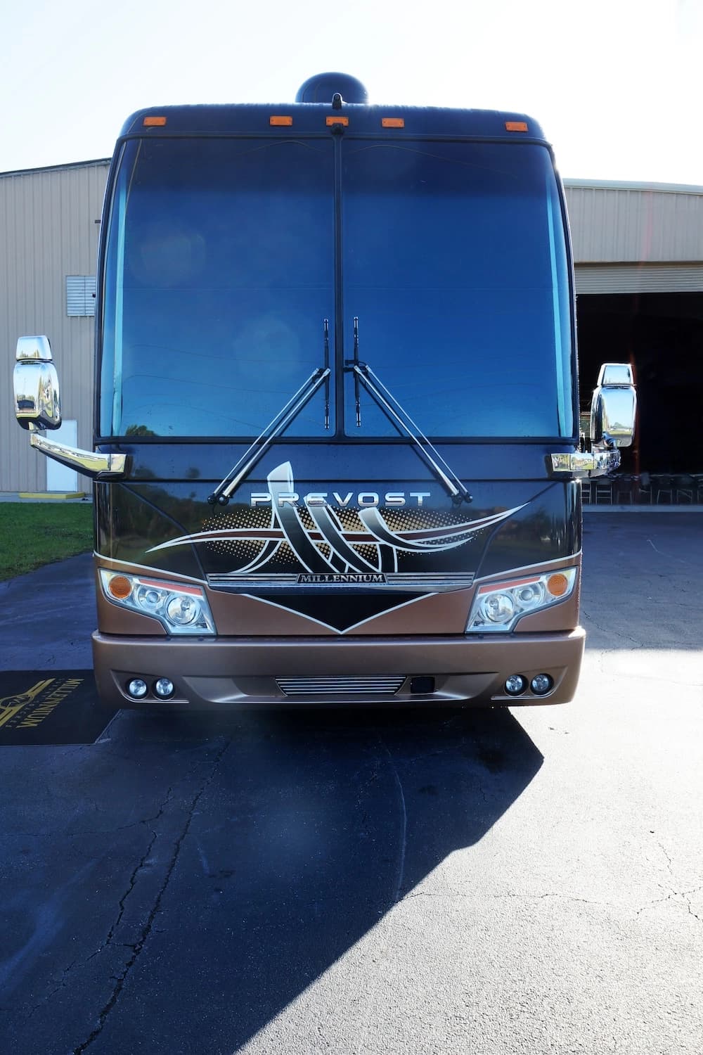 2017 Prevost Millennium H3-45 Motorhome - Image 3