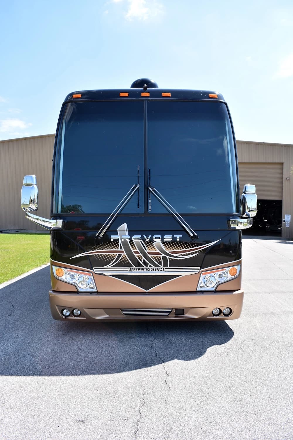2017 Prevost Millennium H3-45 Motorhome - Image 5