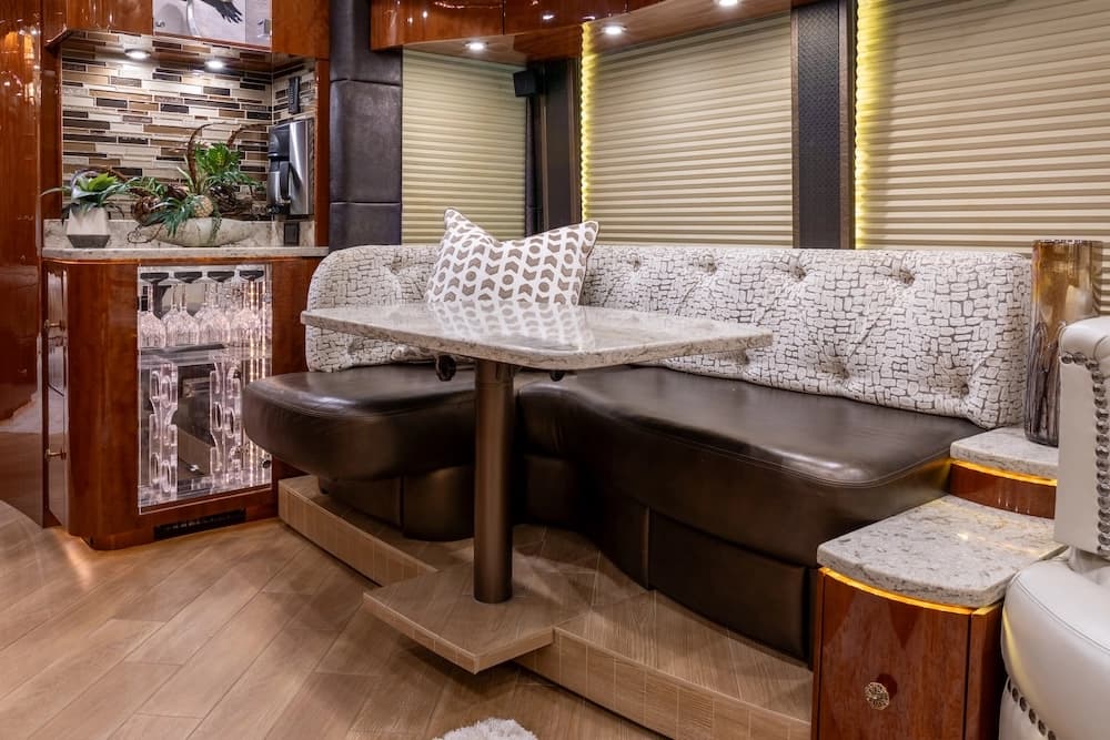 2017 Prevost Millennium H3-45 Motorhome - Image 9