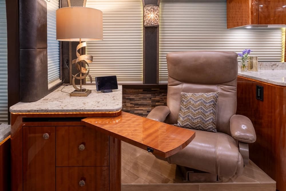 2017 Prevost Millennium H3-45 Motorhome - Image 10