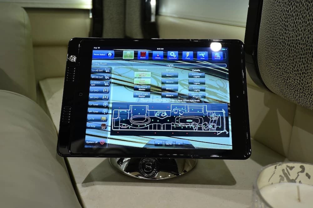 2015 Prevost Liberty Elegant Lady H3-45 Motorhome - Image 16