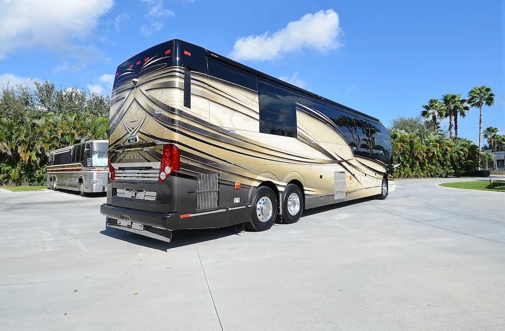 2015 Prevost Liberty Elegant Lady H3-45 Motorhome - Image 6