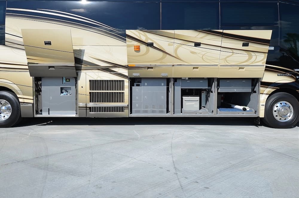 2015 Prevost Liberty Elegant Lady H3-45 Motorhome - Image 7