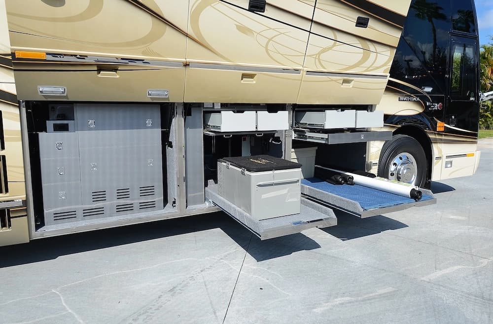 2015 Prevost Liberty Elegant Lady H3-45 Motorhome - Image 8