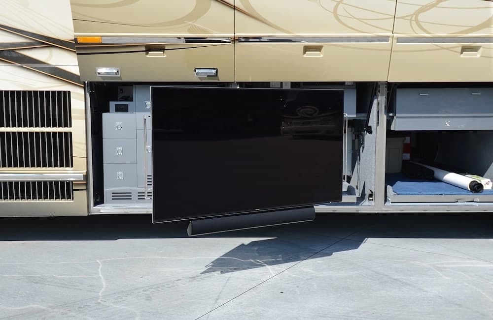 2015 Prevost Liberty Elegant Lady H3-45 Motorhome - Image 9