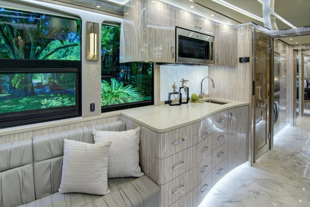 2022 Prevost Star X3 Motorhome - Image 13