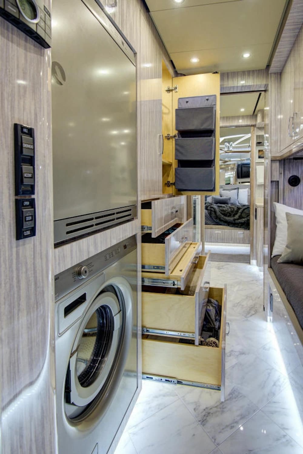 2022 Prevost Star X3 Motorhome - Image 16