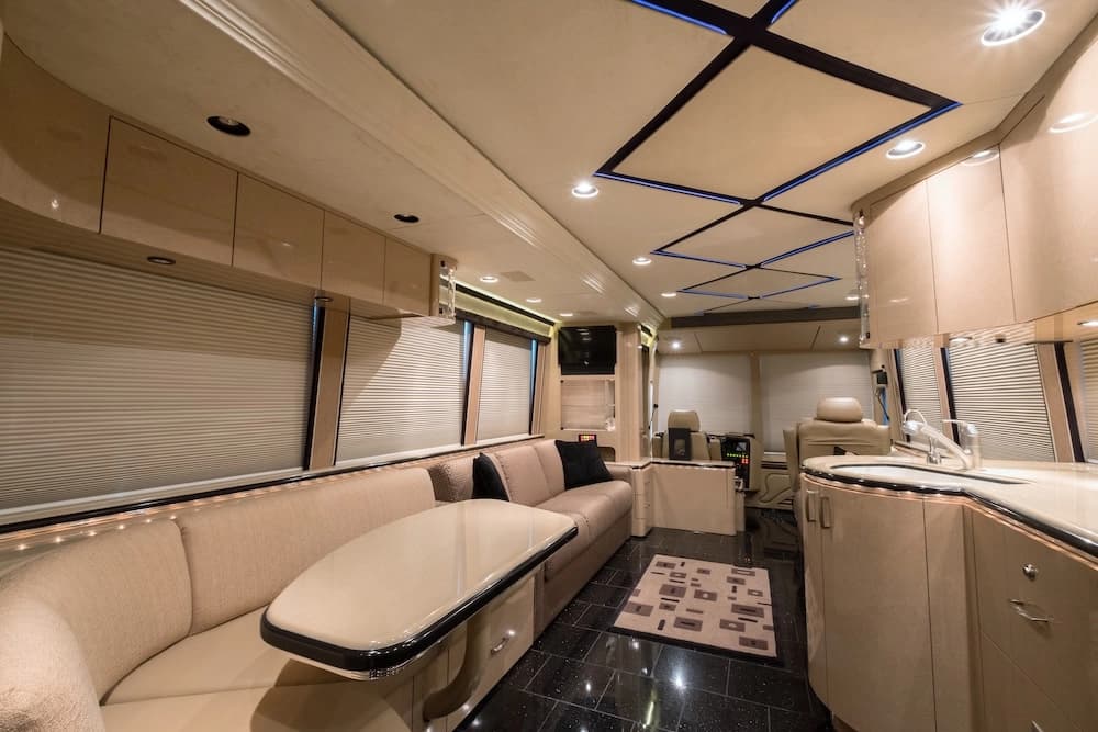 2007 Prevost Marathon XLII Coach - Image 6